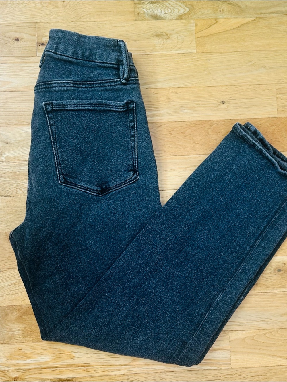 Good American Straight-Leg Jeans in Washed Black 29